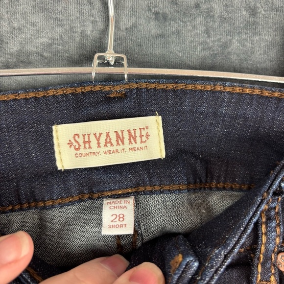 NWT Shyanne Women’s Dark Blue Mid-Rise Trouser Jeans 28 x 32 - Picture 3 of 15